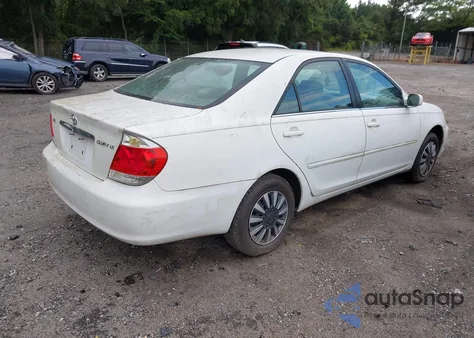 2005 Toyota Camry Le z USA, uszkodzony, nr VIN 4T1BE32K95U432320